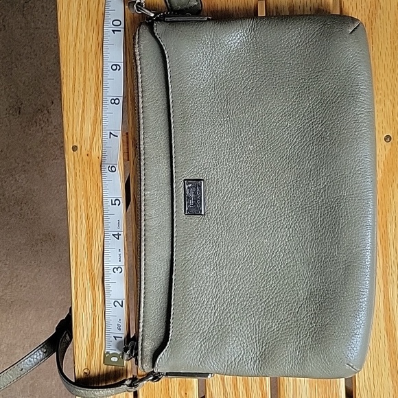 Coach - Picture 2 of 8